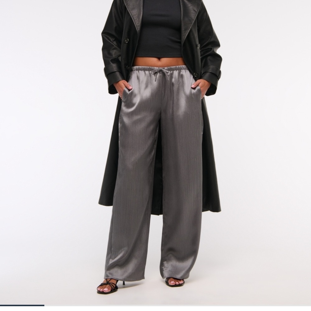 Elegant black Satin Wide-Leg Pants